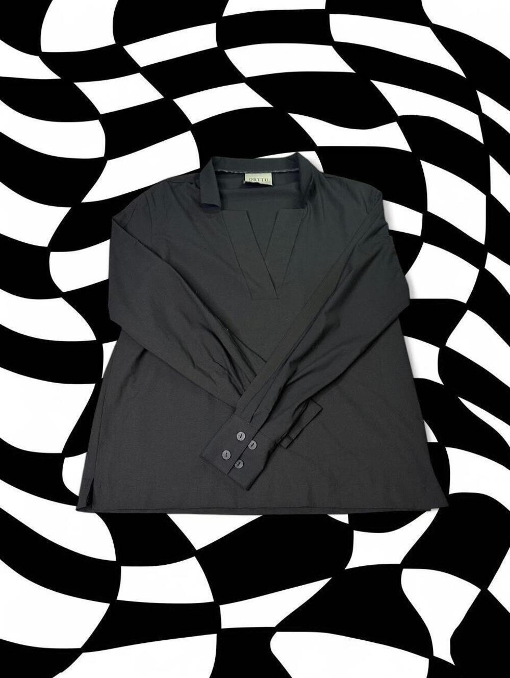 ORTTU Star Neck Long Sleeve